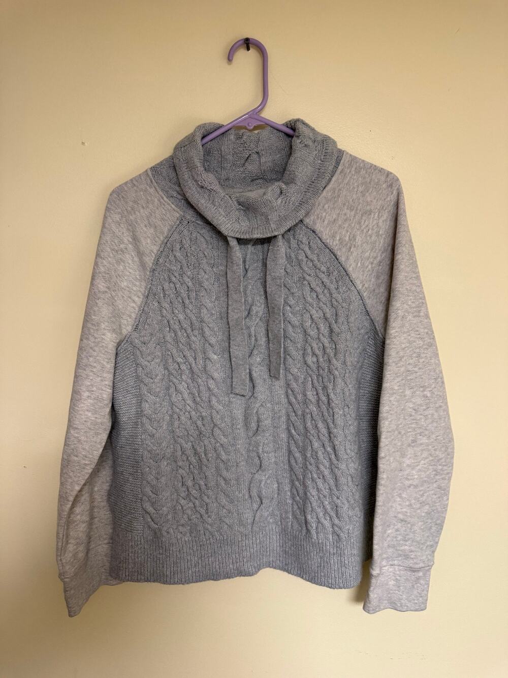 Lou & Grey light grey pullover sweater sweatshirt size M